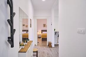 LAV Central Apartment by Litto