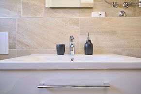 LAV Central Apartment by Litto