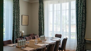 Villa Edmond Hôtel & Spa - Maison Blanche Bièvres
