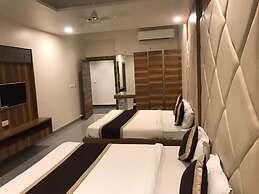 Divya Hotel & Restaurant