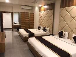 Divya Hotel & Restaurant
