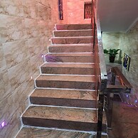 Marqueeland Hotel and suites