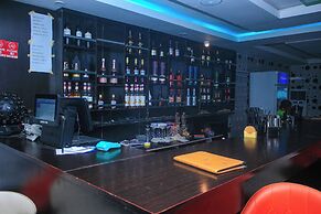 Marqueeland Hotel and suites