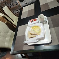 Marqueeland Hotel and suites
