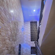 Marqueeland Hotel and suites