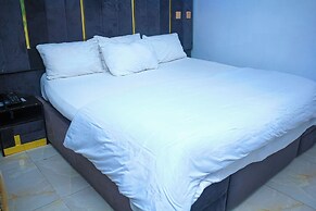 Marqueeland Hotel and suites