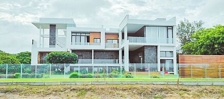 ARCRISTAL - PRESIDENTS VILLA