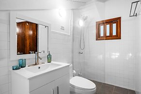 Golf Course Access Balcony Infinity Pool