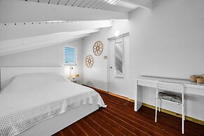 Golf Course Access Balcony Infinity Pool