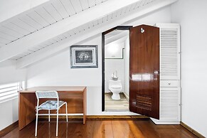 Golf Course Access Balcony Infinity Pool