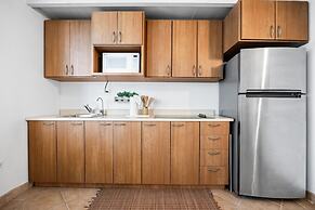 Golf Course Access Balcony Infinity Pool