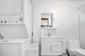 Golf Course Access Balcony Infinity Pool