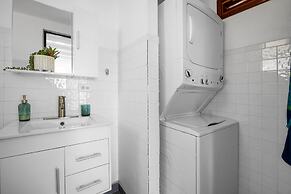 Golf Course Access Balcony Infinity Pool