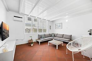 Golf Course Access Balcony Infinity Pool