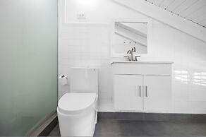 Golf Course Access Balcony Infinity Pool