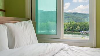 Gapyeong Nami Island Pet-friendly Spa Pe