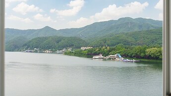 Gapyeong Nami Island Pet-friendly Spa Pe