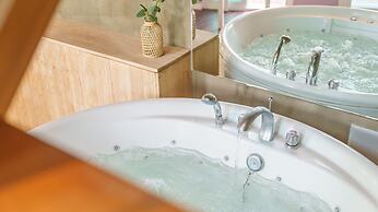 Gapyeong Nami Island Pet-friendly Spa Pe
