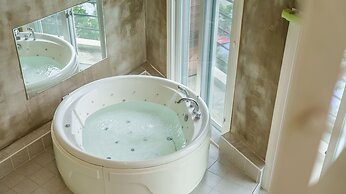 Gapyeong Nami Island Pet-friendly Spa Pe