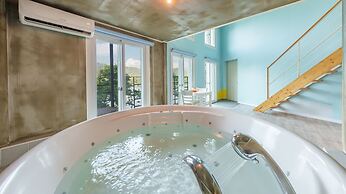 Gapyeong Nami Island Pet-friendly Spa Pe