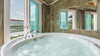 Gapyeong Nami Island Pet-friendly Spa Pe