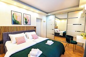 Elegant APT 5 min walk from Split center