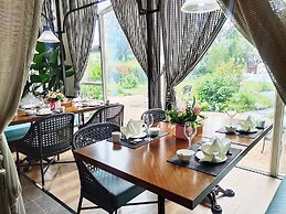 Moon River Puyue Hotel