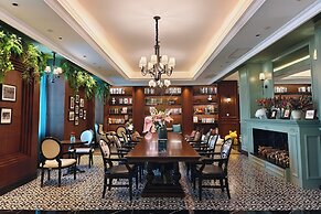 Moon River Puyue Hotel
