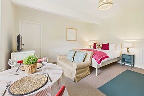 Host Stay Bell Cottage
