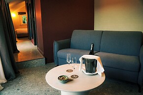 MÍMESIS 11 BOUTIQUE HOTEL