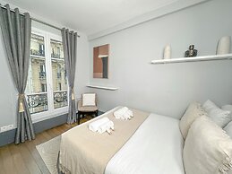 827 Barthélémy