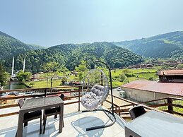 MAVRO UZUNGÖL