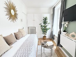 1586 Hauteville
