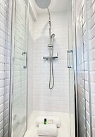 1586 Hauteville