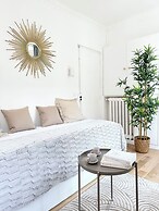 1586 Hauteville