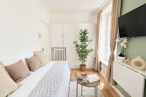 1586 Hauteville