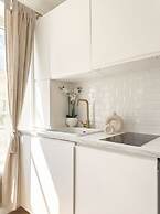1586 Hauteville