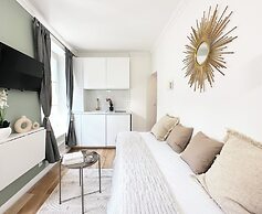 1586 Hauteville