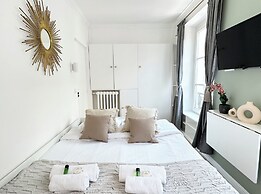 1586 Hauteville