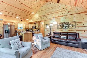 10 Mi to Main St Murphy: Cabin w/ Covered Deck!