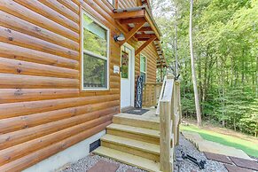 10 Mi to Main St Murphy: Cabin w/ Covered Deck!