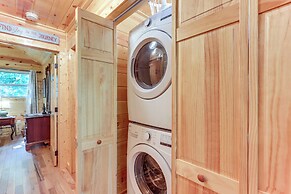 10 Mi to Main St Murphy: Cabin w/ Covered Deck!