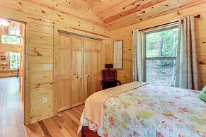 10 Mi to Main St Murphy: Cabin w/ Covered Deck!