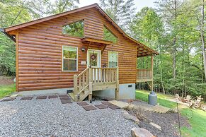 10 Mi to Main St Murphy: Cabin w/ Covered Deck!