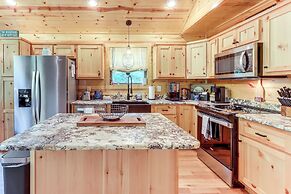 10 Mi to Main St Murphy: Cabin w/ Covered Deck!
