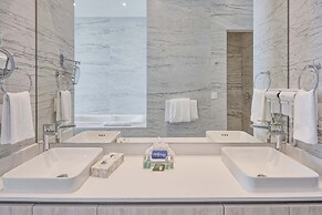 Waves Views Luxury 3BR Oceanfront Condo