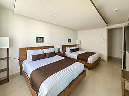 5BR Beachfront Luxury Condo