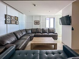 5BR Beachfront Luxury Condo