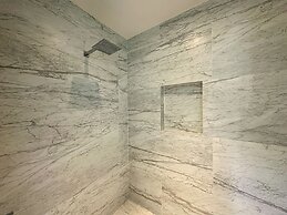 5BR Beachfront Luxury Condo