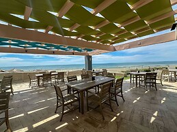 5BR Beachfront Luxury Condo